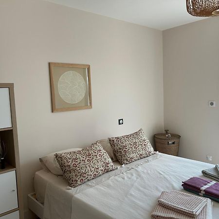 Belle Maison Contemporaine Ampus Exteriör bild