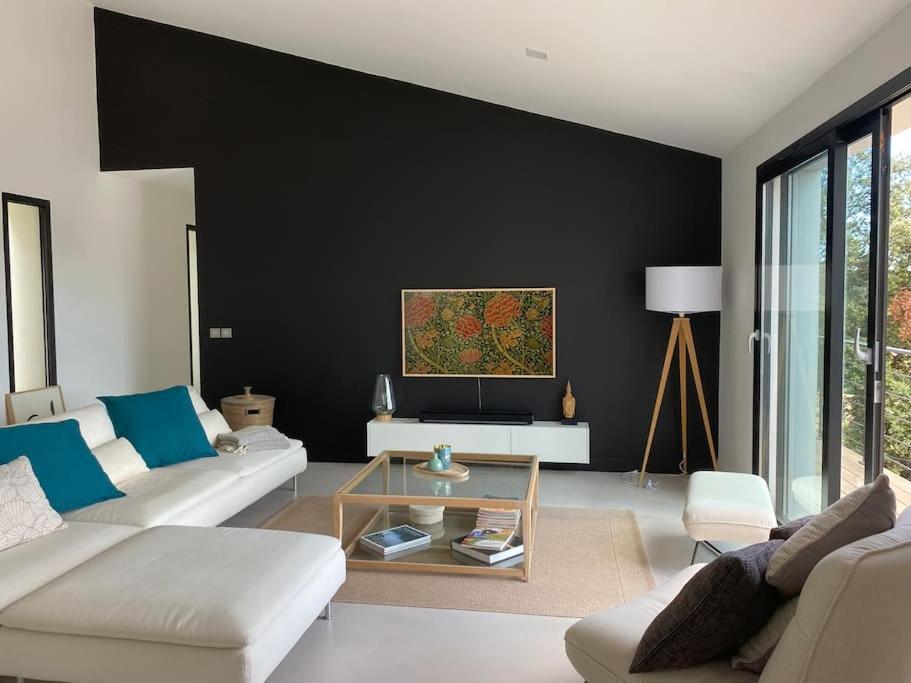 Belle Maison Contemporaine Ampus Exteriör bild