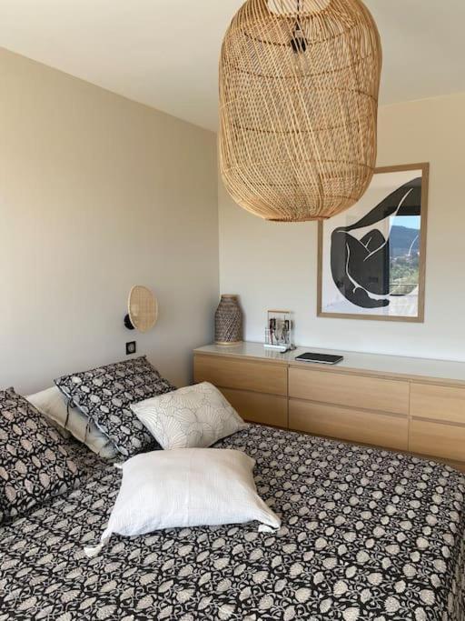 Belle Maison Contemporaine Ampus Exteriör bild